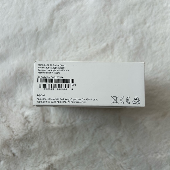 NEW AirPods 4 with Noice Cancellation - Picture 2 of 5